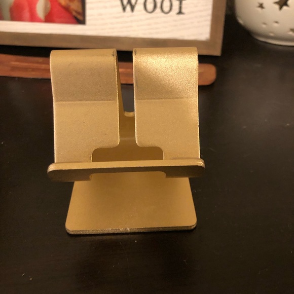 Brand New Gold CellPhone Holder - Picture 2 of 2